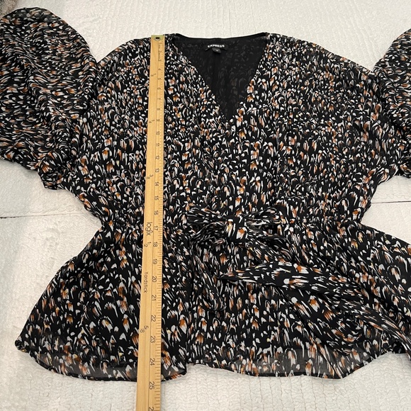 Express Black and Brown Patterned Blouse - Picture 11 of 12